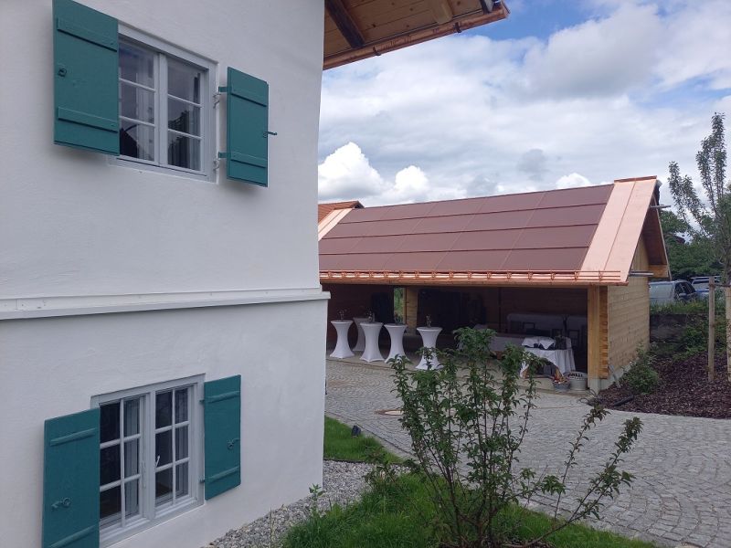 Wohnhaus und Nebengebäude in Ohlstadt mit Solrif-Indachanlage